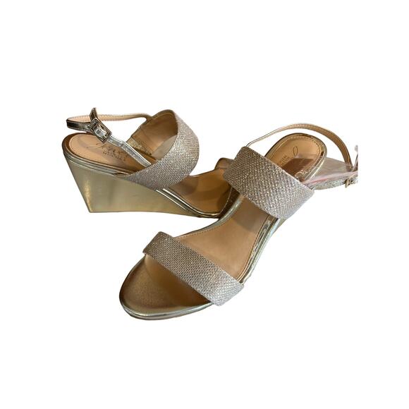 Badgley Mischka Jewel Gold Sparkle Wedge Sandals 8 - Picture 2 of 8